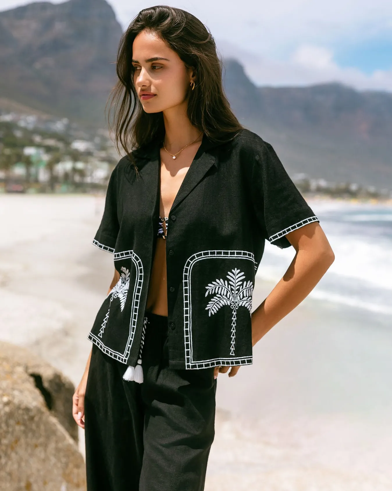 Linen-Blend Embroidered Short Sleeve Shirt - Black