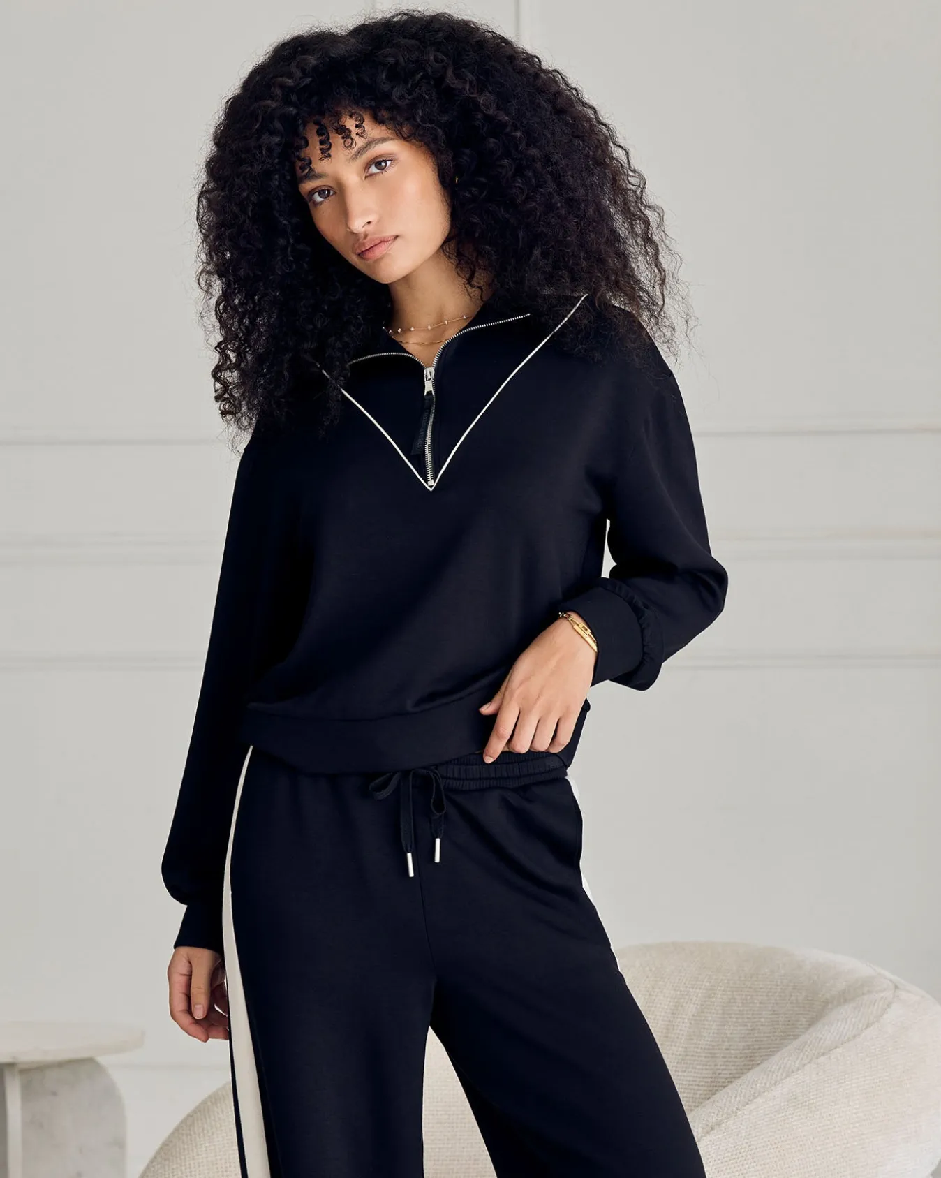 LuxeComfort Scuba Half-Zip Long Sleeve Sweatshirt - Black