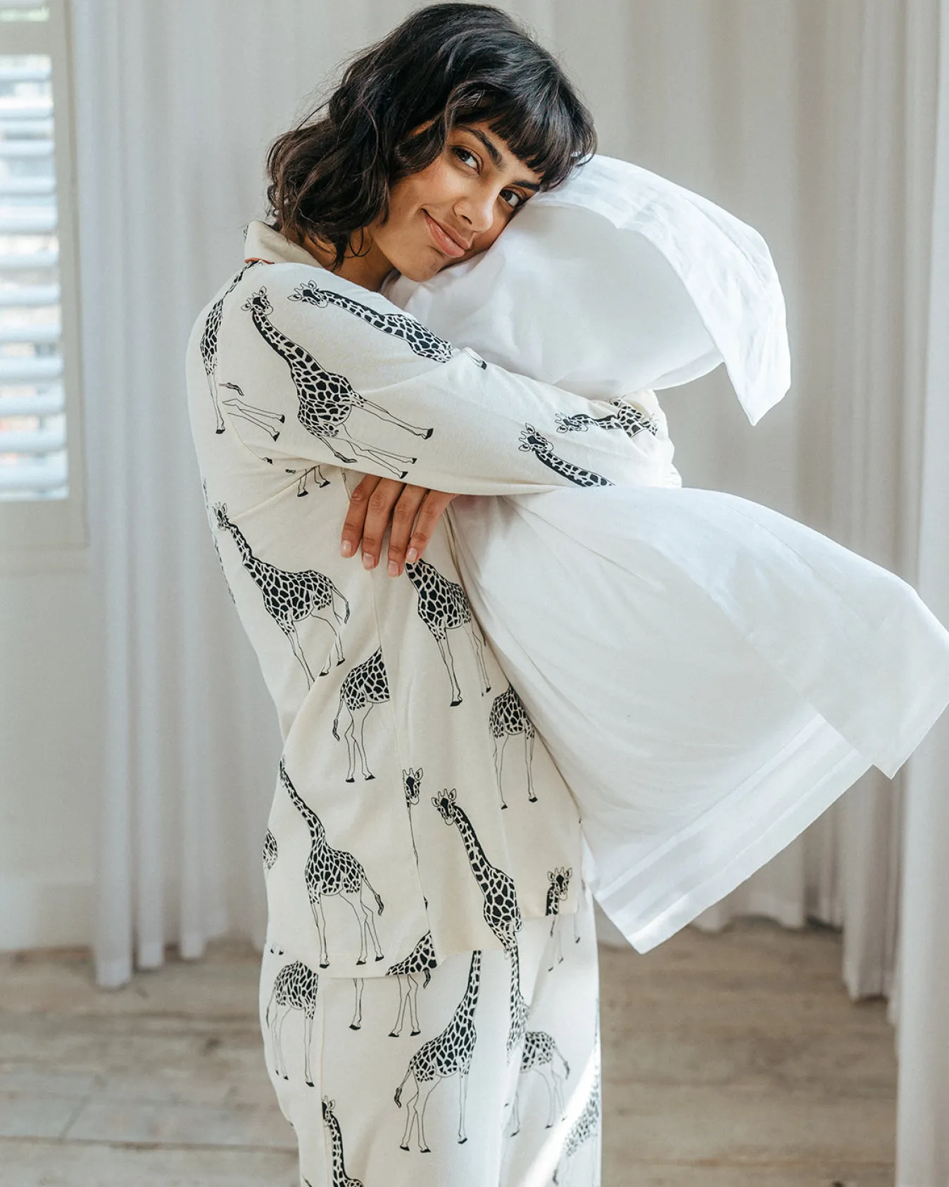 Organic Cotton Giraffe Print Long Pyjama Set - Cream