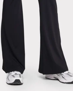 Petite Soft + Stretch High-Rise Flared Leggings - Black