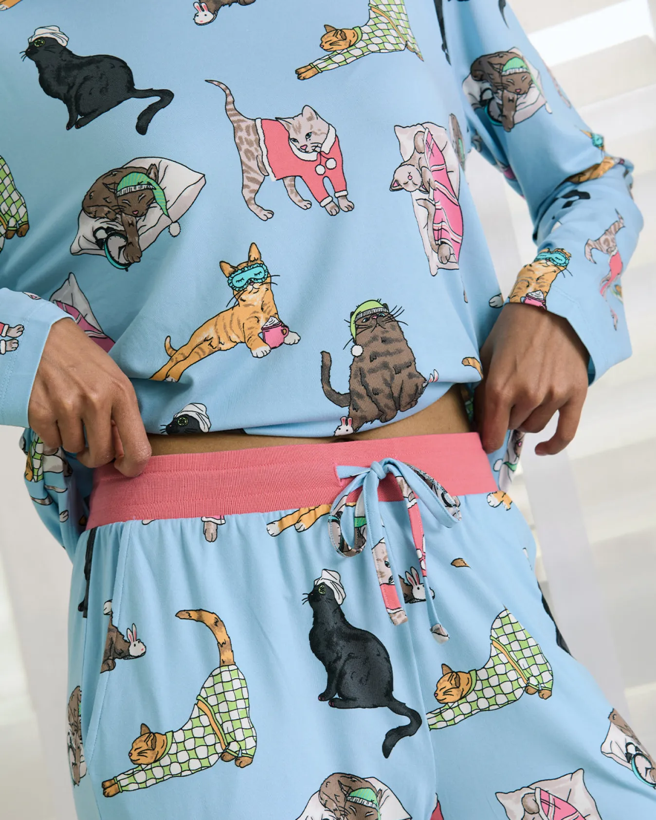 Sleepy Cats Print Long Pyjama Set
