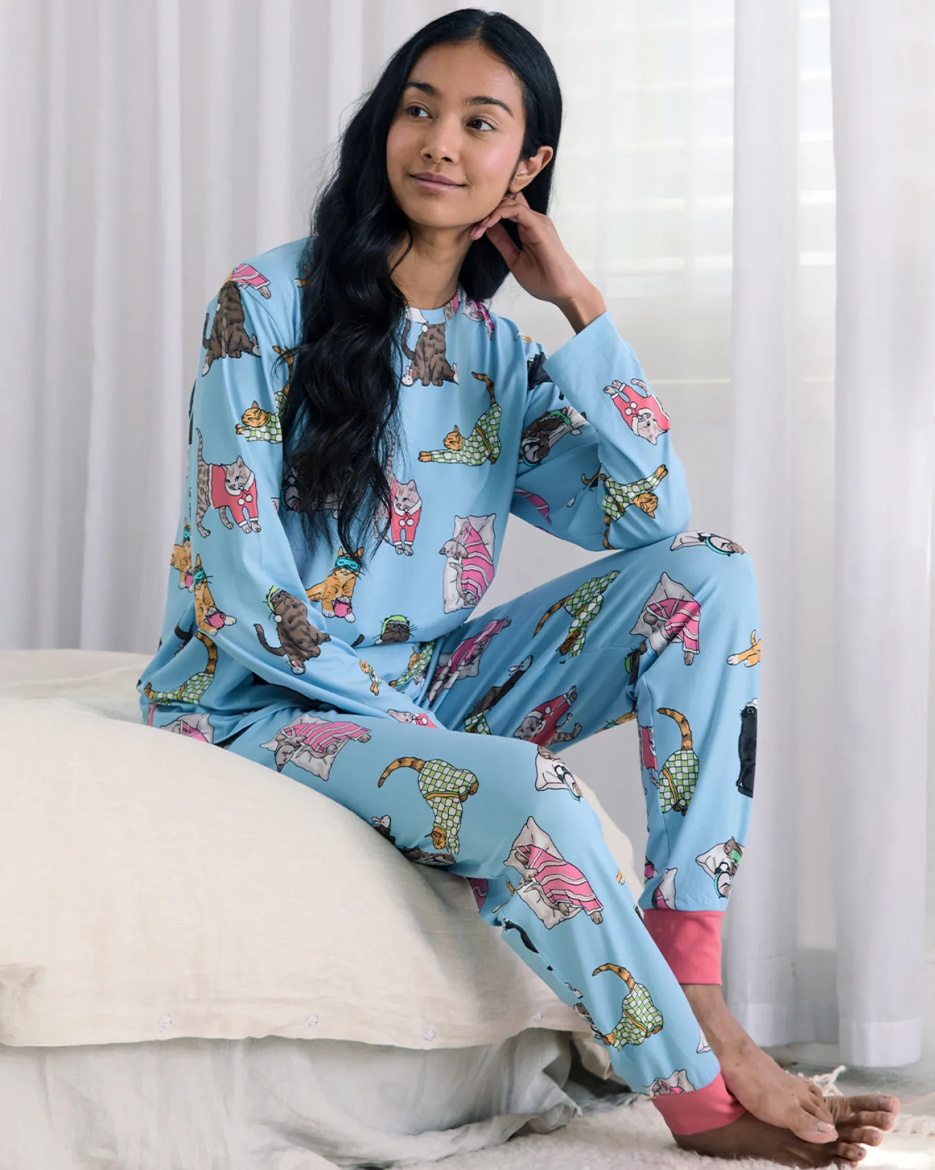 Sleepy Cats Print Long Pyjama Set