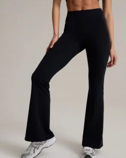 SoftSculpt Flared Leggings - Black