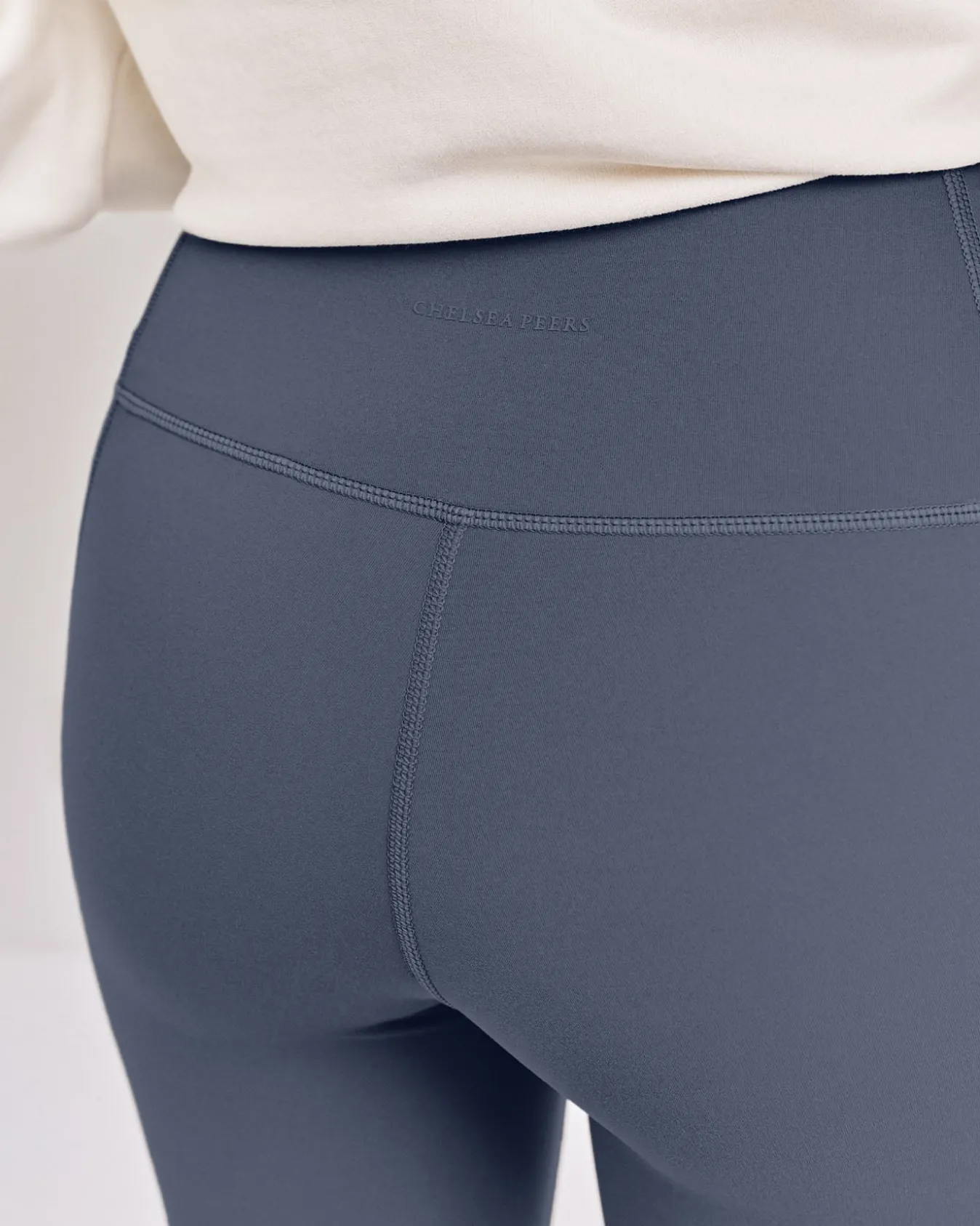 SoftSculpt Flared Leggings - Charcoal