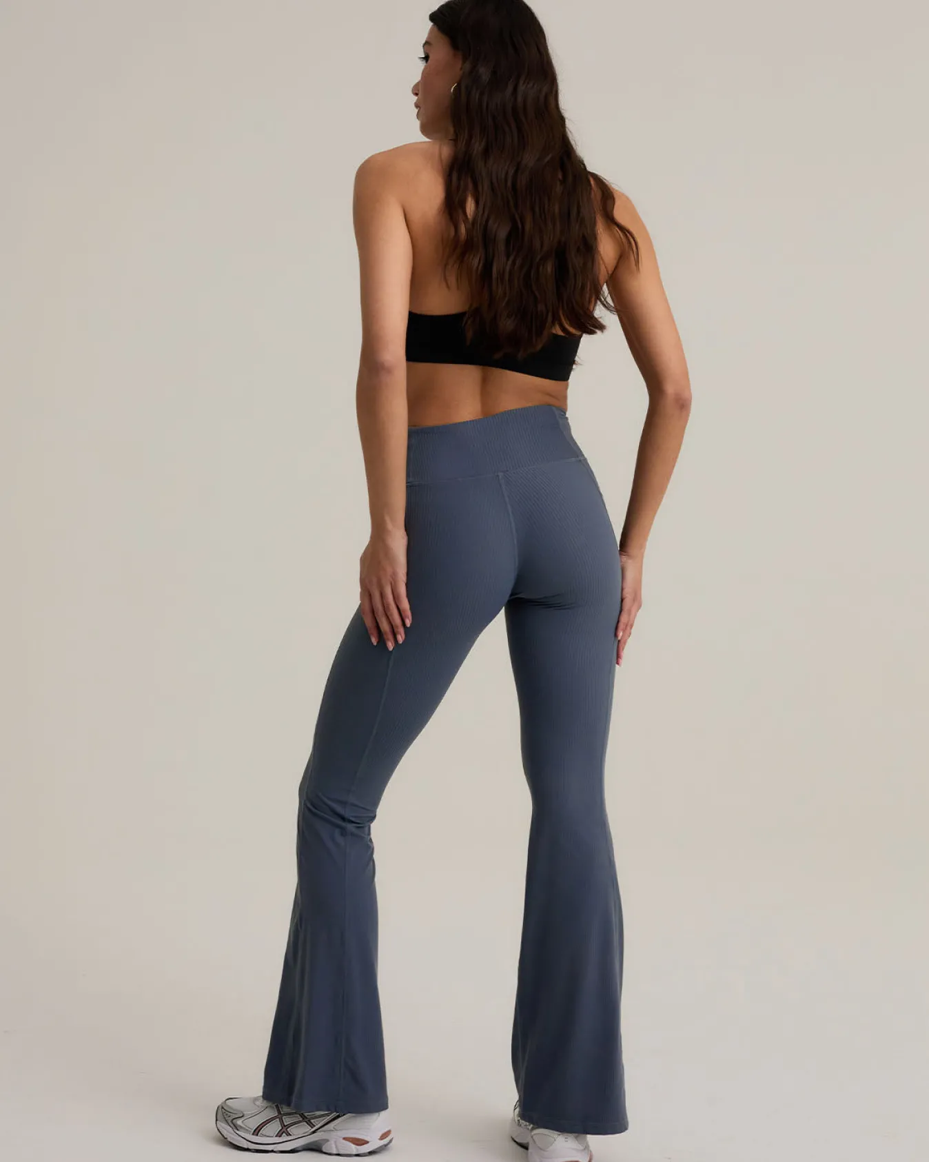SoftSculpt Rib Flared Leggings - Charcoal
