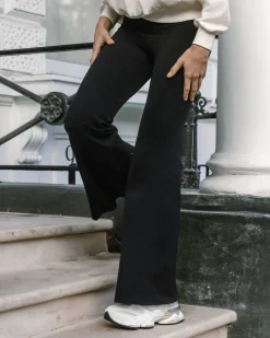 Soft + Stretch High-Rise Flared Leggings - Black